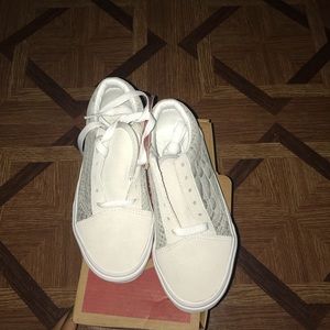 GIRLS VANS SIZE 13